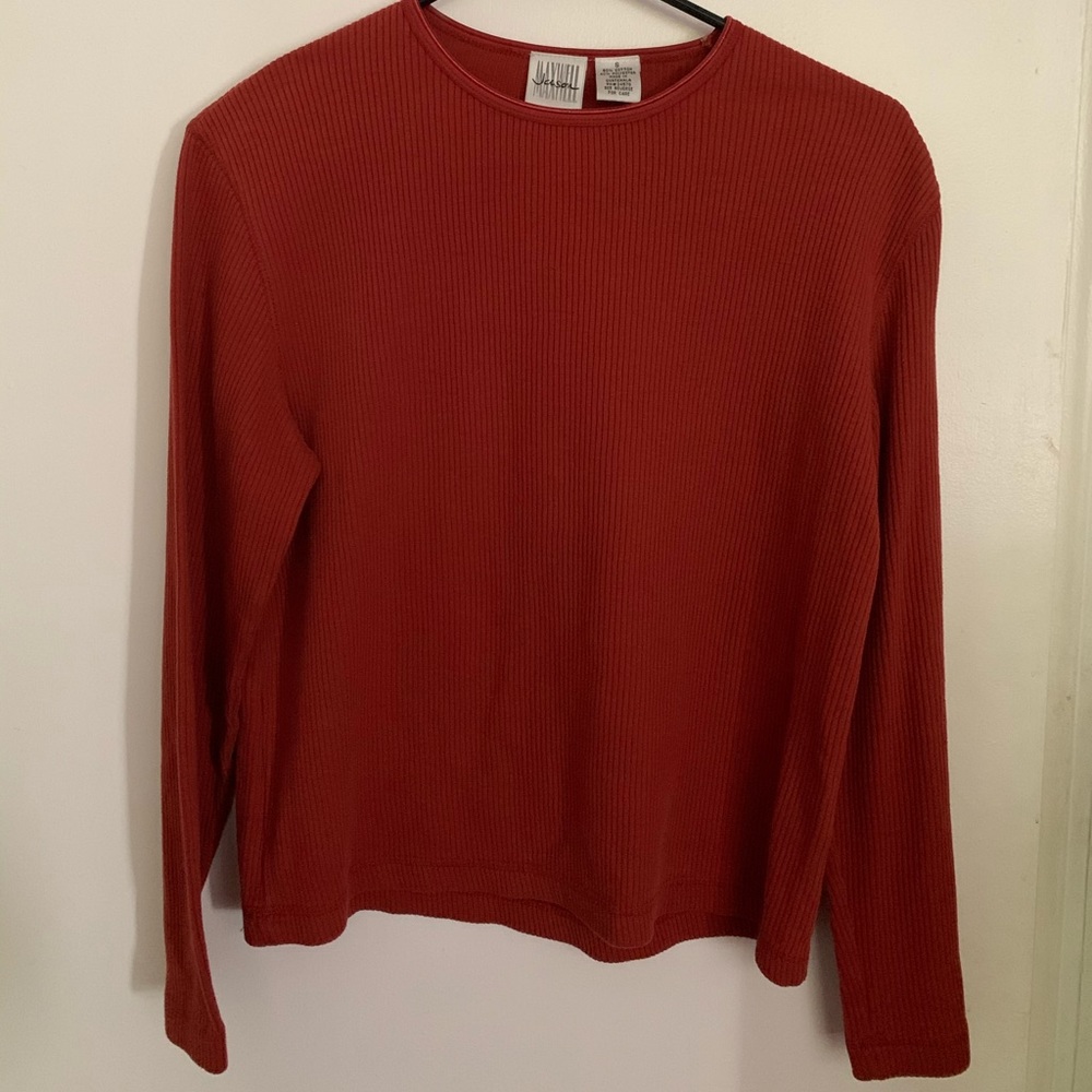 Ribbed red sweater